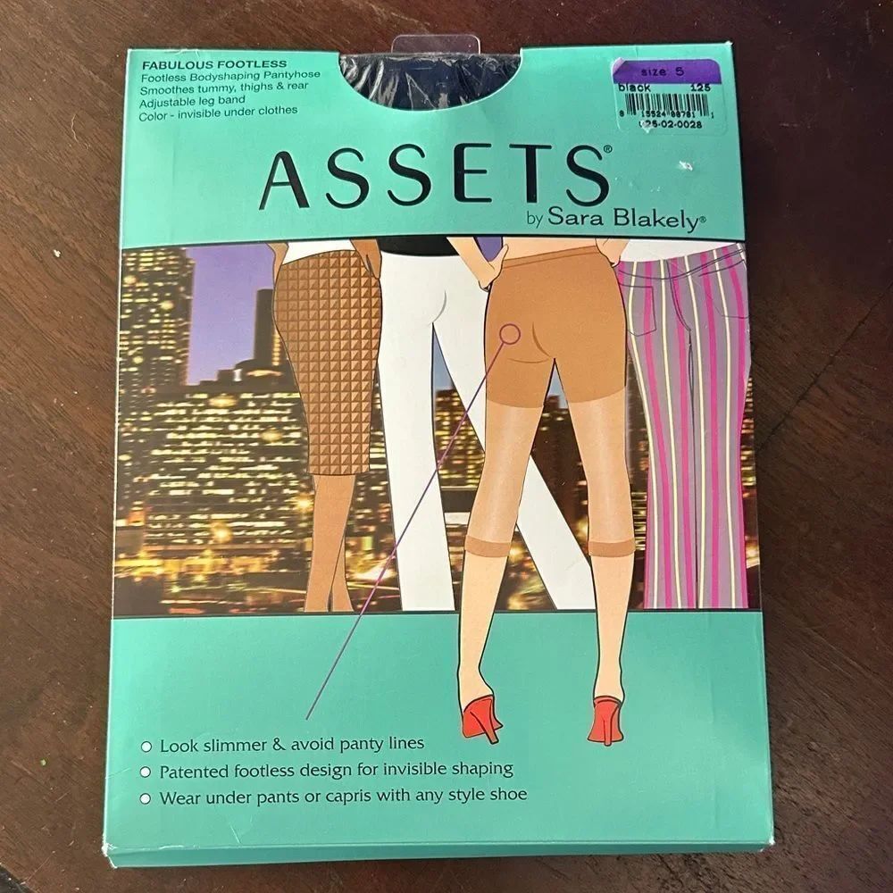 NEW ASSETS by Sara Blakely Fabulous Footless Shaping pantyhose